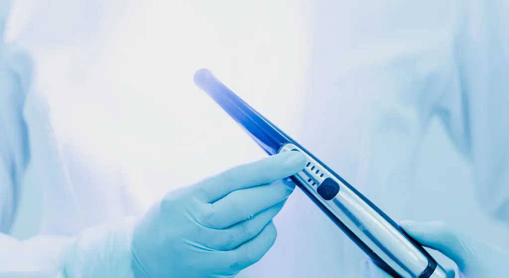 Dentista en Oviedo - Clínica Amoedo La Magia de la Luz en Odontología: Qué es la Fotopolimerización y sus Ventajas